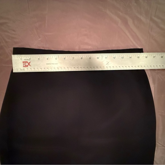 Flores & Flores Black 100% Silk Knee Length Pencil Skirt Size 8/Medium MSRP $225 - Picture 7 of 8